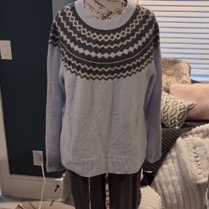 Cozy Gray and White Patterned Sweater